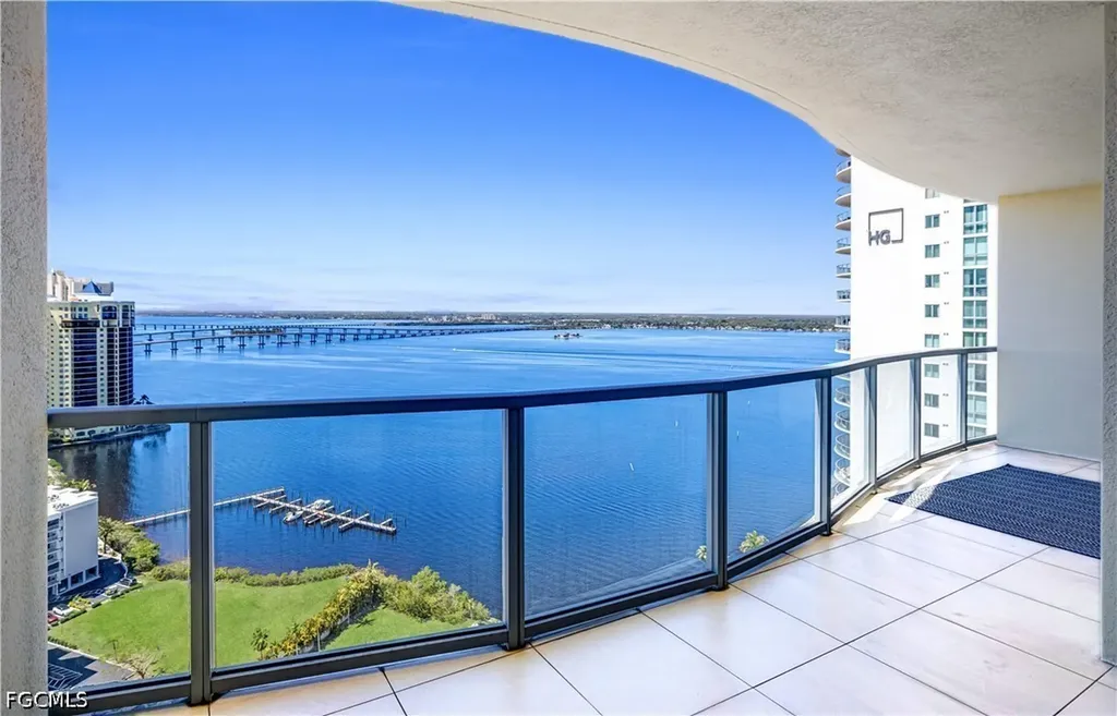 3000 Oasis Grand Boulevard Fort Myers FL 33916