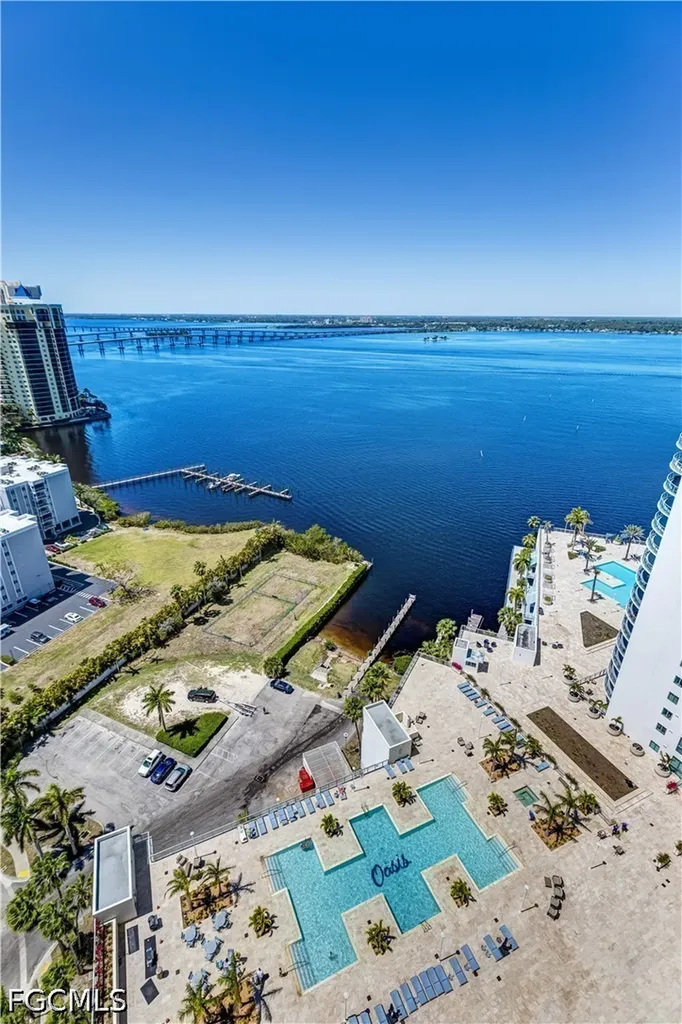 3000 Oasis Grand Boulevard Fort Myers FL 33916