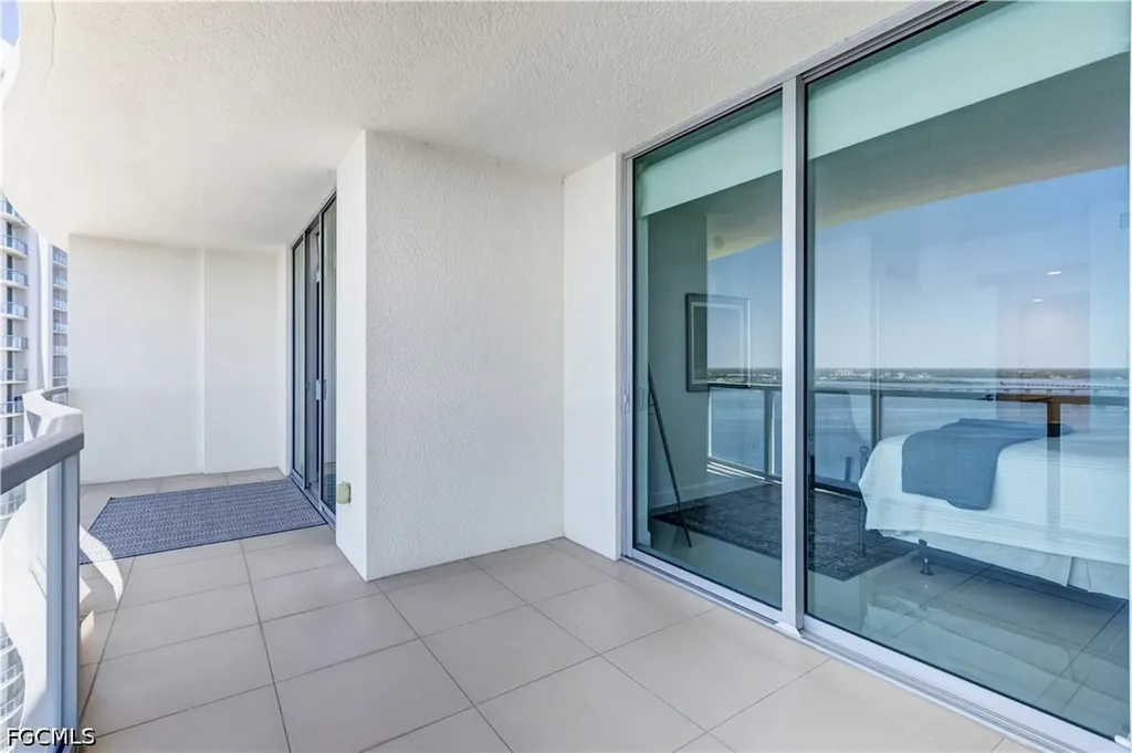 3000 Oasis Grand Boulevard Fort Myers FL 33916