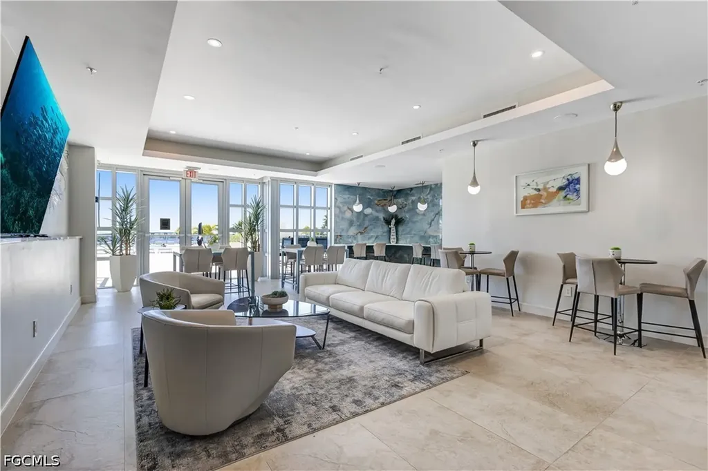 3000 Oasis Grand Boulevard Fort Myers FL 33916