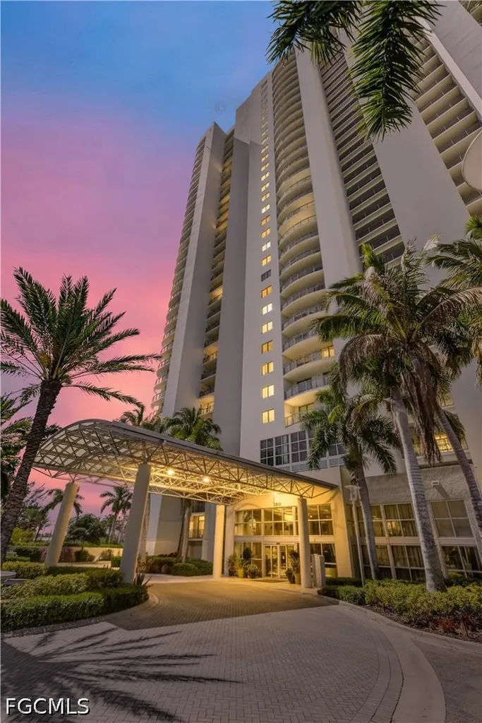3000 Oasis Grand Boulevard Fort Myers FL 33916