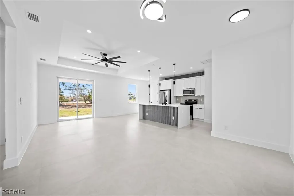 2724 NW 21st Street Cape Coral FL 33993