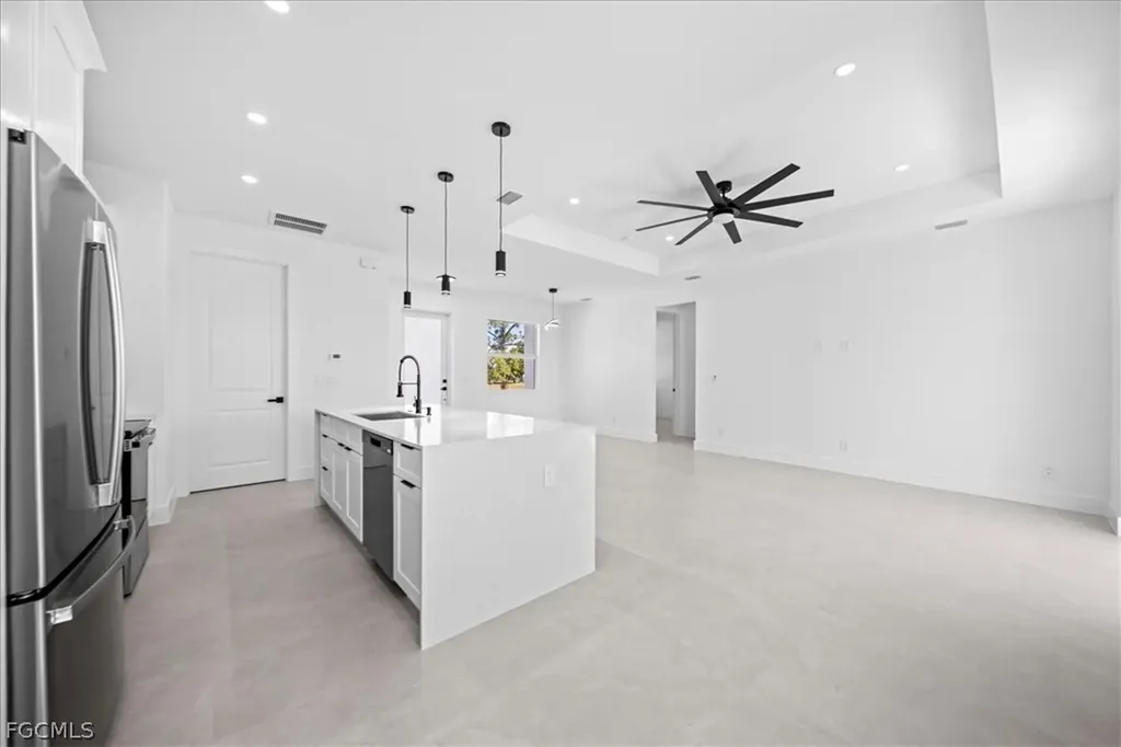 2724 NW 21st Street Cape Coral FL 33993