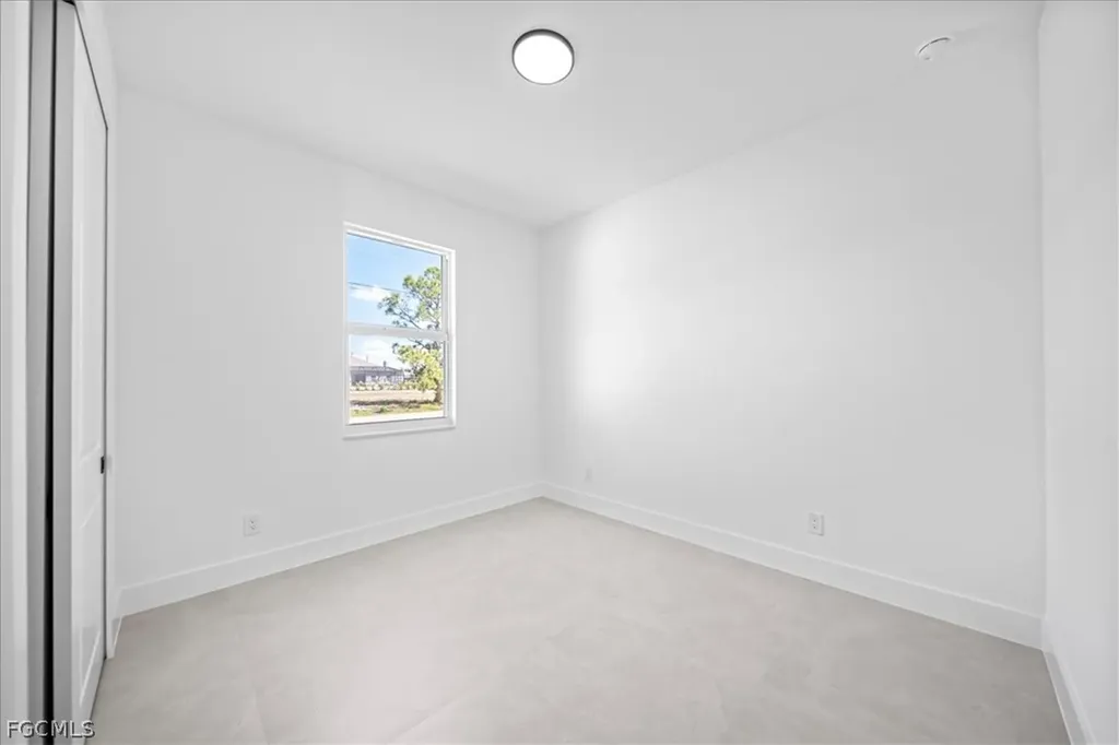 2724 NW 21st Street Cape Coral FL 33993