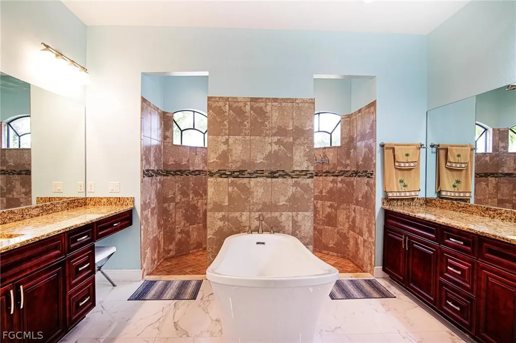 2123 NW 41st Place Cape Coral FL 33993