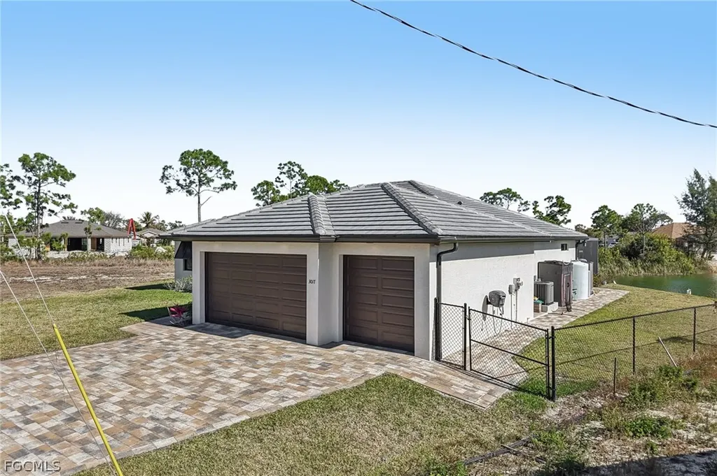 3017 NW 18th Avenue Cape Coral FL 33993