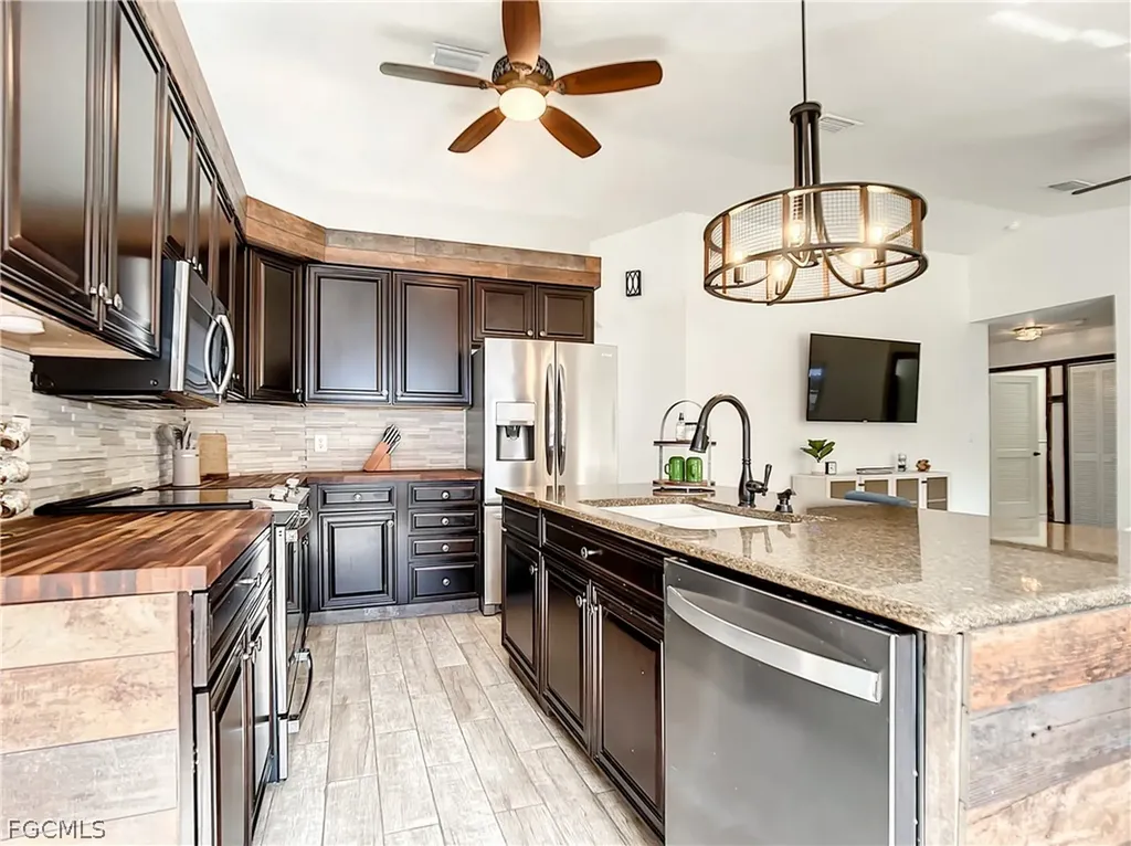 2511 6th Street NW Naples FL 34120