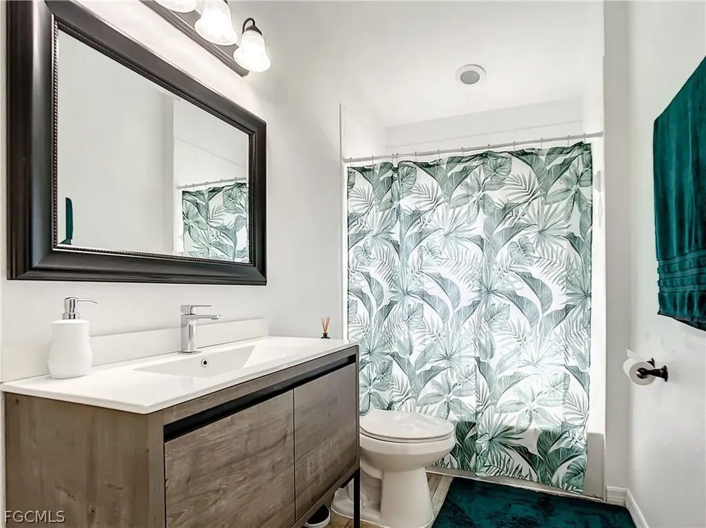2511 6th Street NW Naples FL 34120