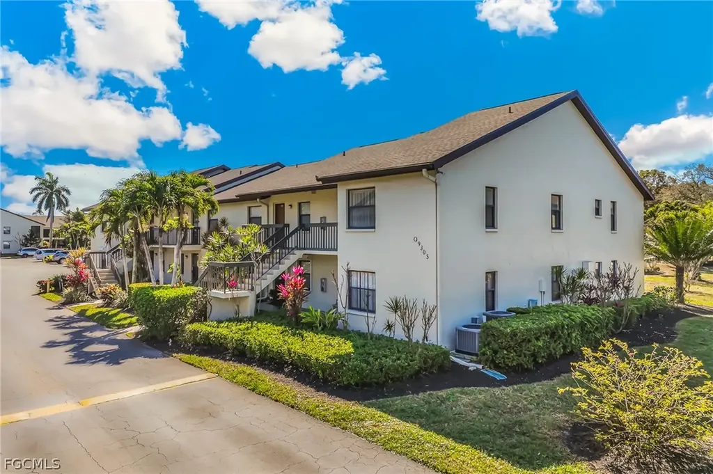 9305 Lake Park Drive Fort Myers FL 33919