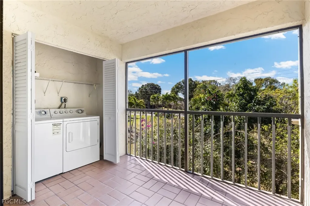 9305 Lake Park Drive Fort Myers FL 33919