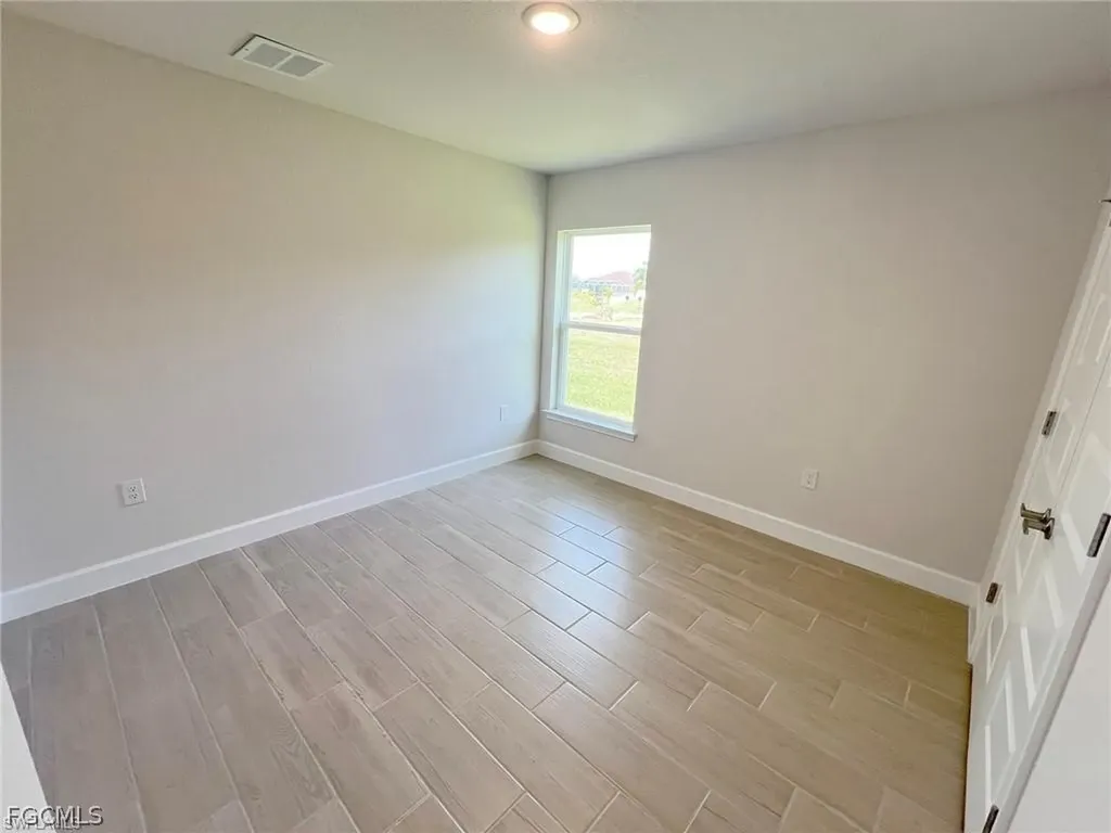410 SE 1st Terrace Cape Coral FL 33990