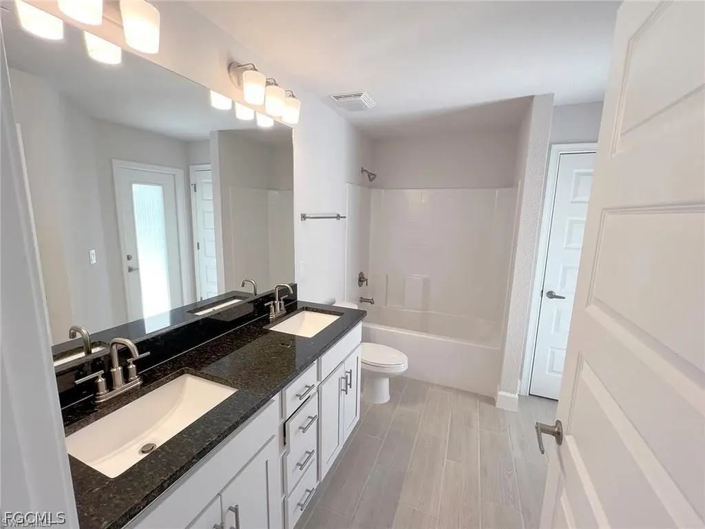 410 SE 1st Terrace Cape Coral FL 33990
