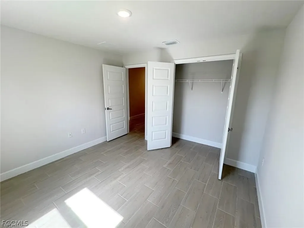 410 SE 1st Terrace Cape Coral FL 33990