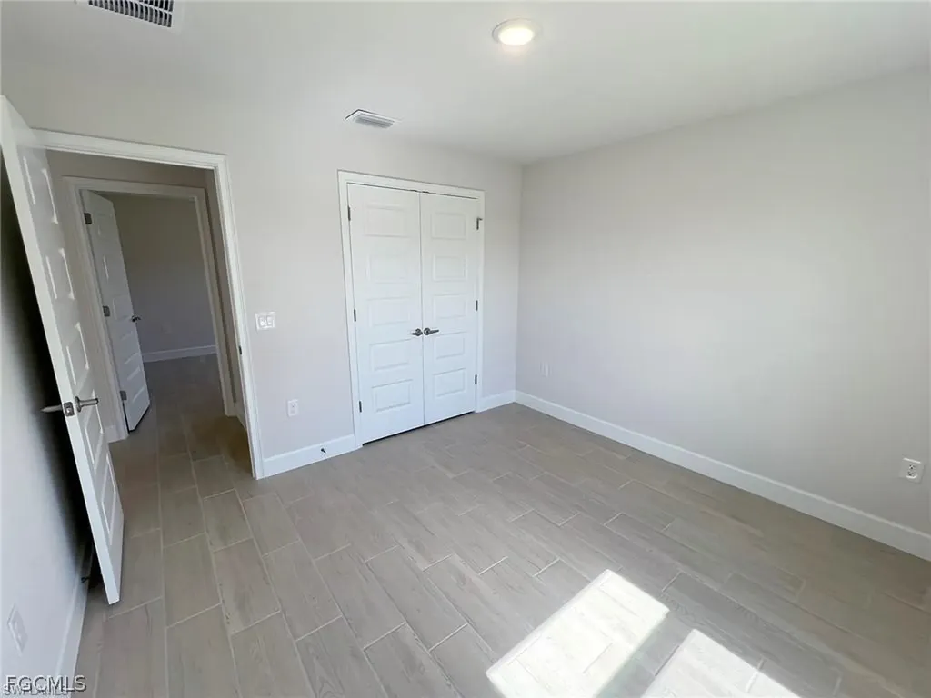 410 SE 1st Terrace Cape Coral FL 33990