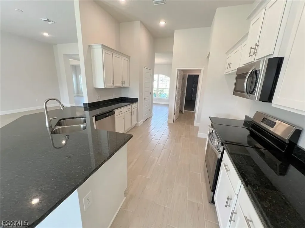 410 SE 1st Terrace Cape Coral FL 33990