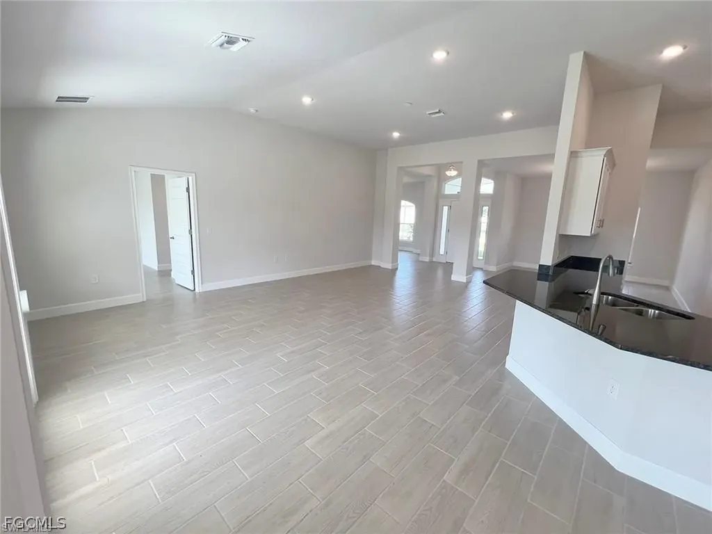 410 SE 1st Terrace Cape Coral FL 33990