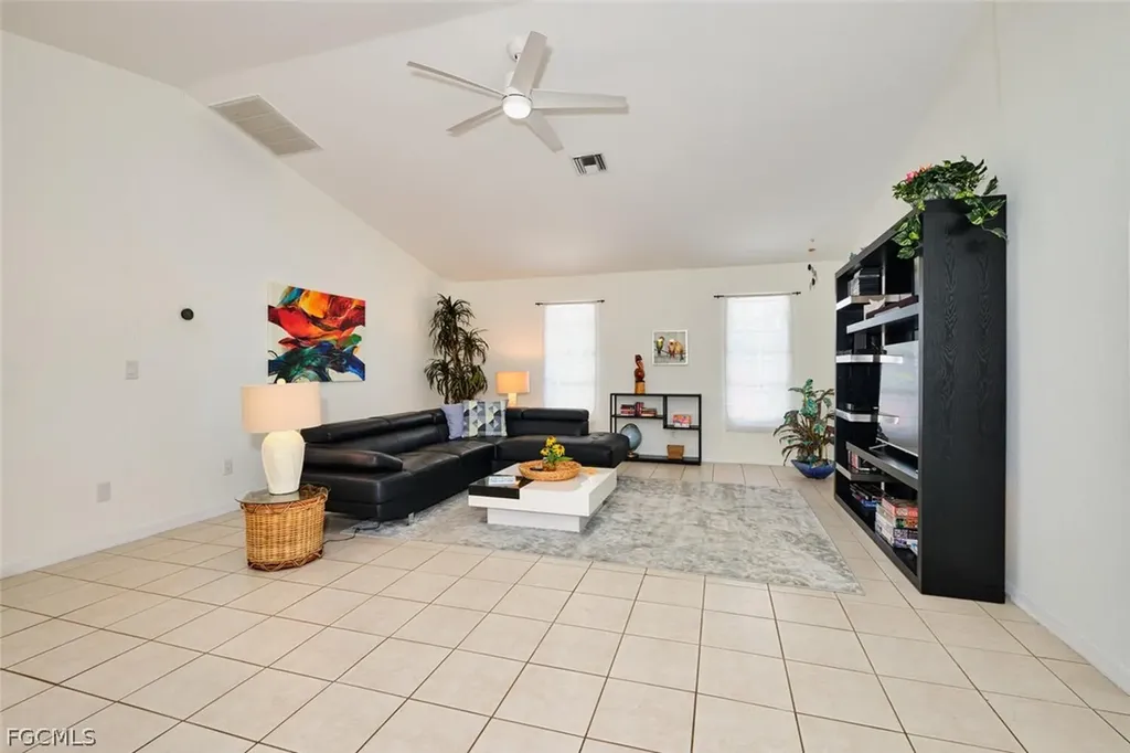 2201 SE 5th Avenue Cape Coral FL 33990