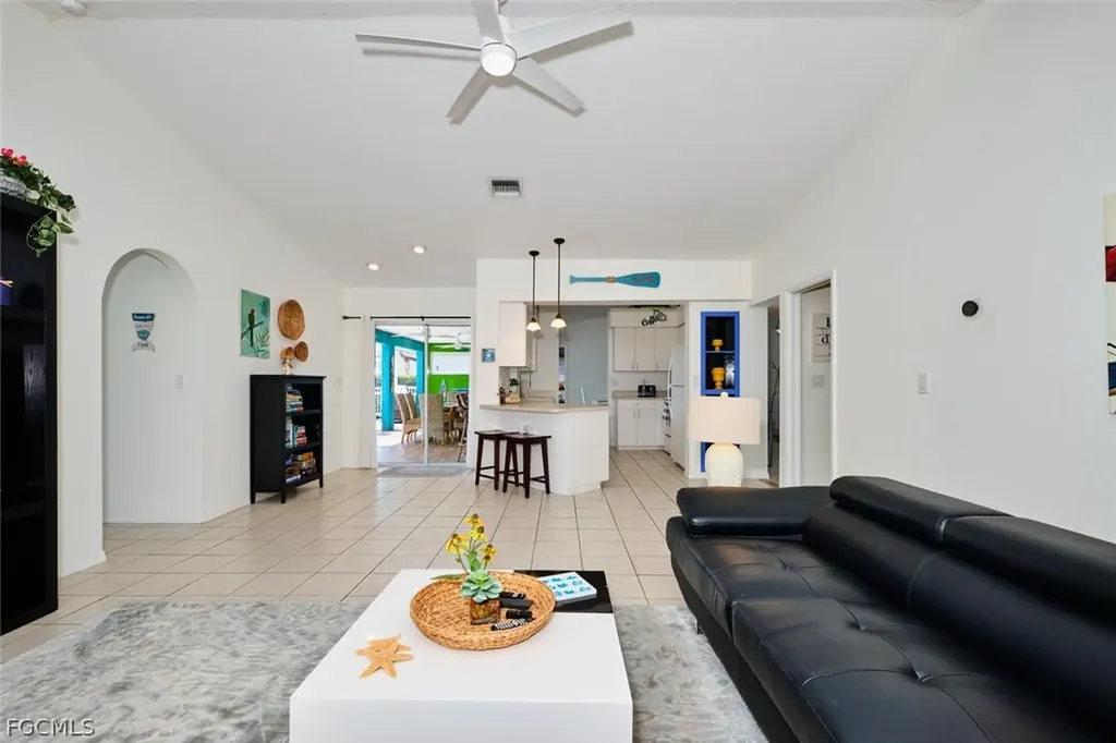 2201 SE 5th Avenue Cape Coral FL 33990