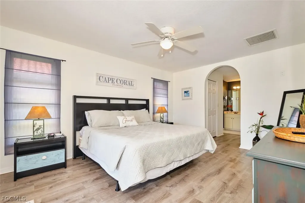 2201 SE 5th Avenue Cape Coral FL 33990