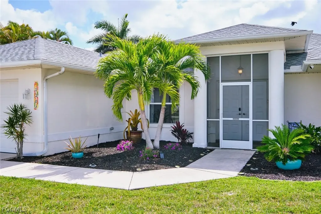 2201 SE 5th Avenue Cape Coral FL 33990