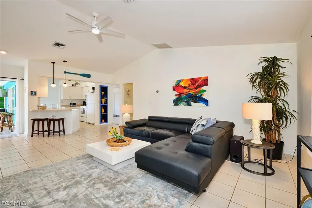 2201 SE 5th Avenue Cape Coral FL 33990