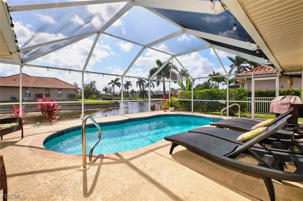 2201 SE 5th Avenue Cape Coral FL 33990