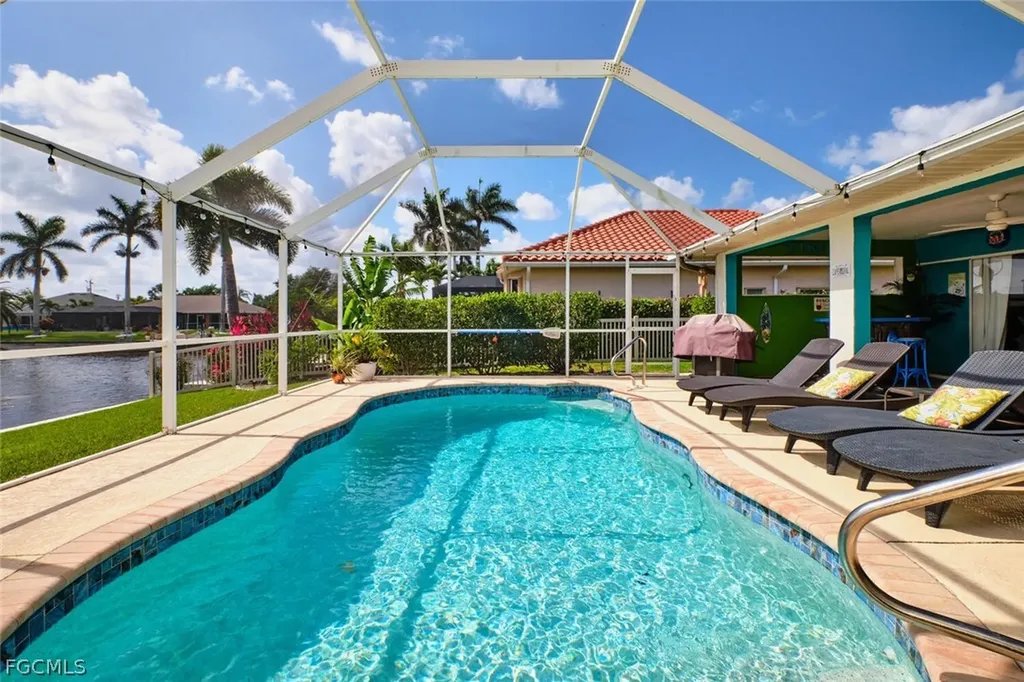 2201 SE 5th Avenue Cape Coral FL 33990