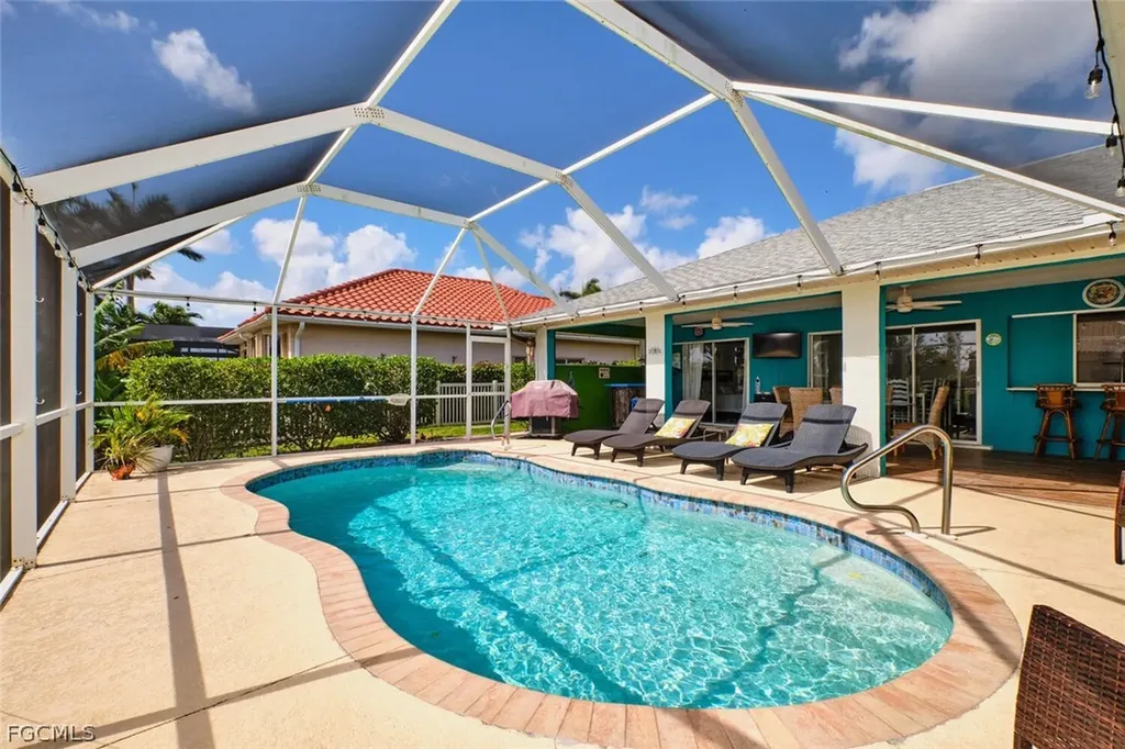 2201 SE 5th Avenue Cape Coral FL 33990