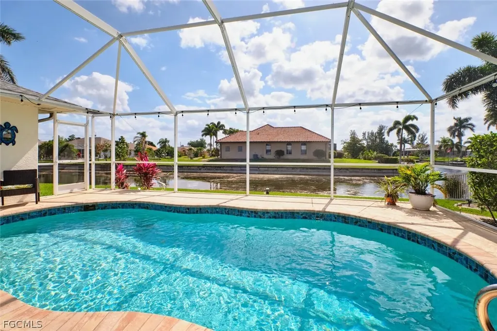 2201 SE 5th Avenue Cape Coral FL 33990