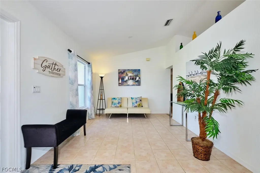 2201 SE 5th Avenue Cape Coral FL 33990