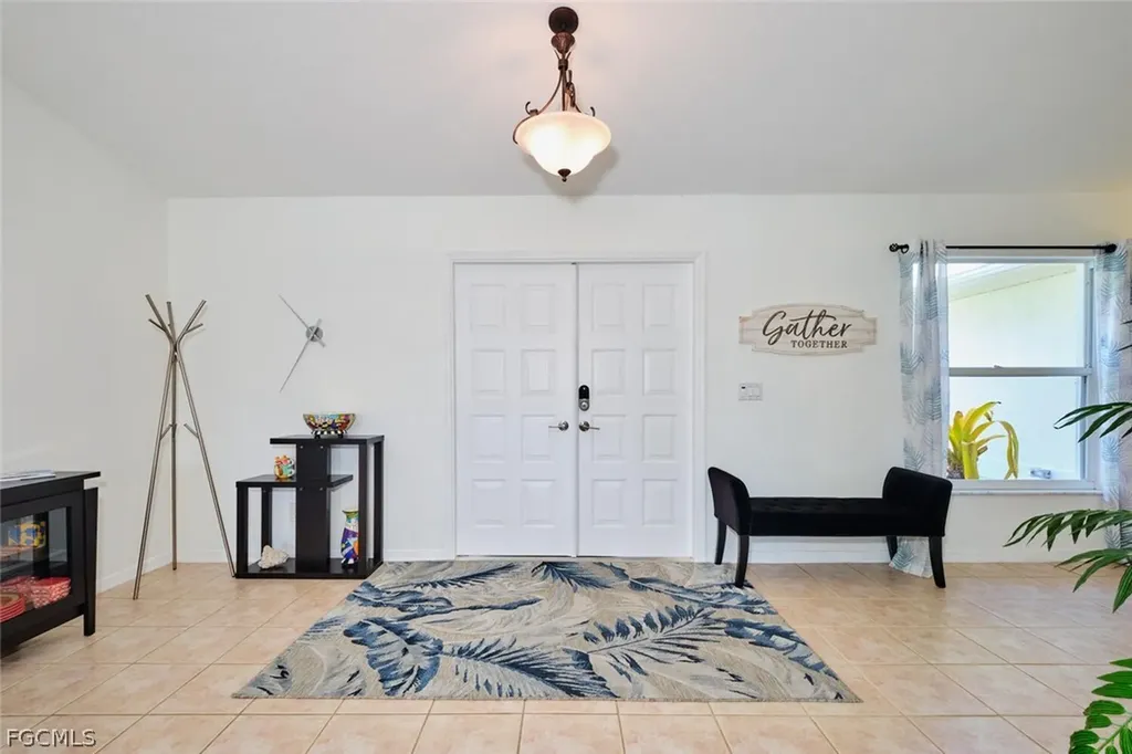 2201 SE 5th Avenue Cape Coral FL 33990