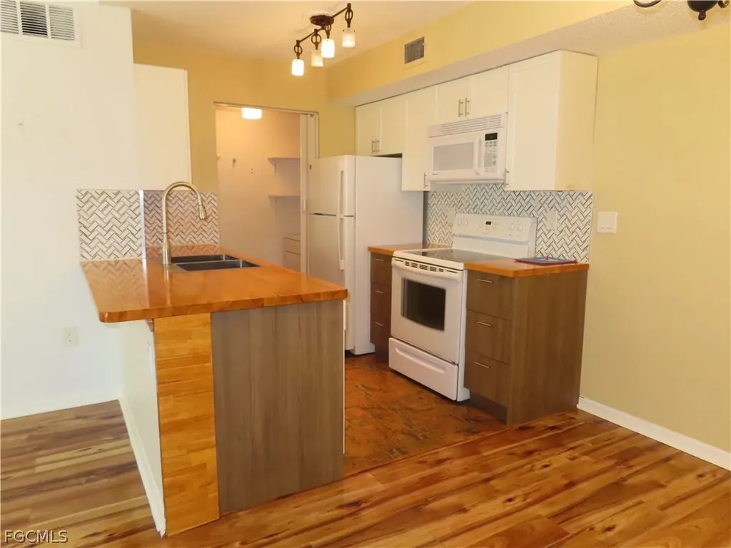 12630 Equestrian Circle Fort Myers FL 33907