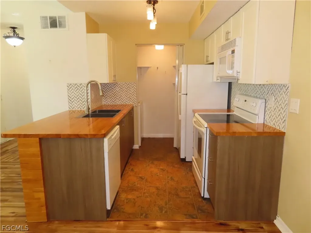 12630 Equestrian Circle Fort Myers FL 33907