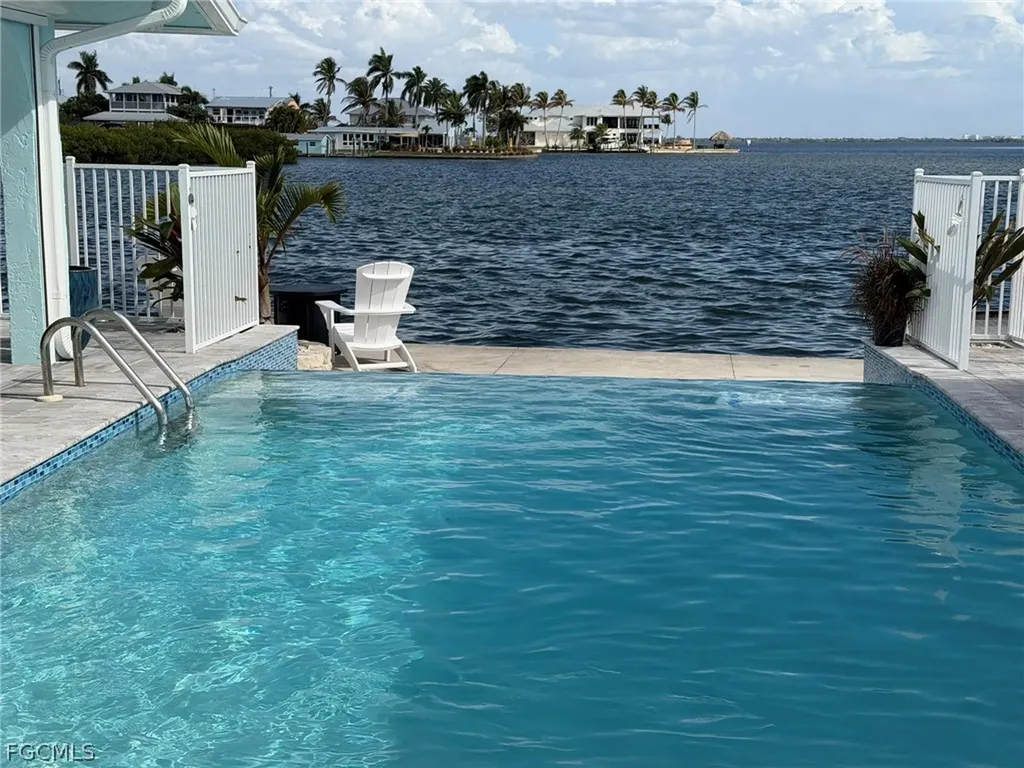 4743 Pine Island Road NW Matlacha FL 33993