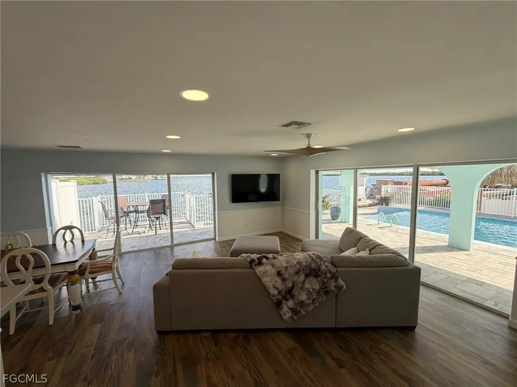 4743 Pine Island Road NW Matlacha FL 33993