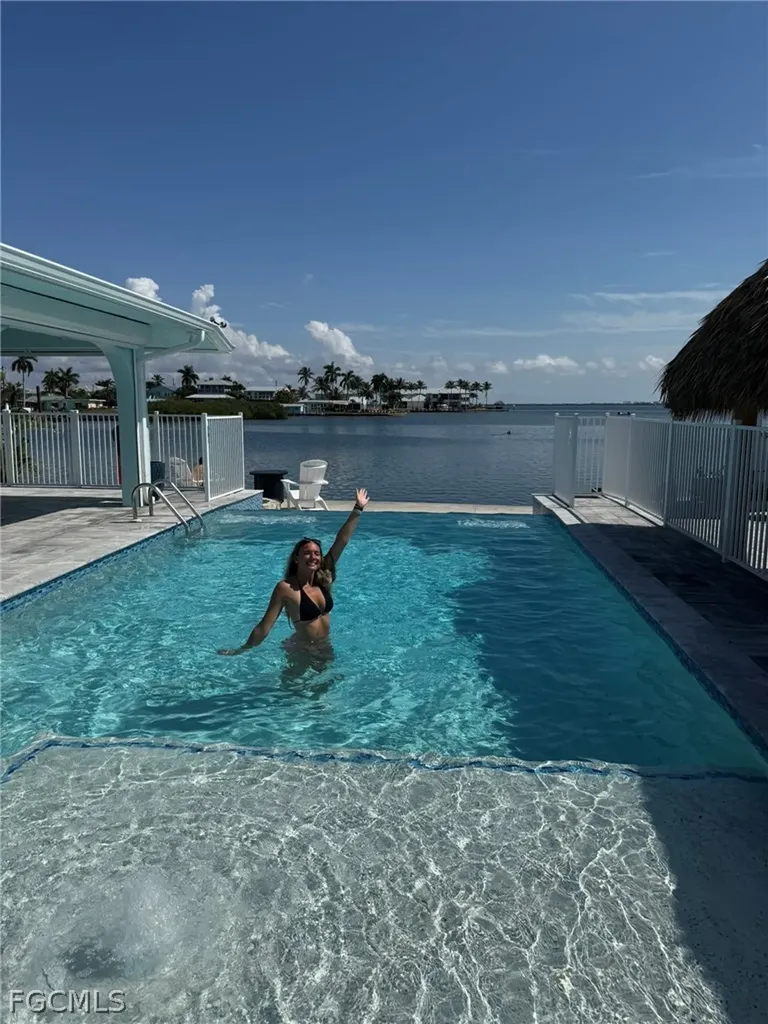 4743 Pine Island Road NW Matlacha FL 33993