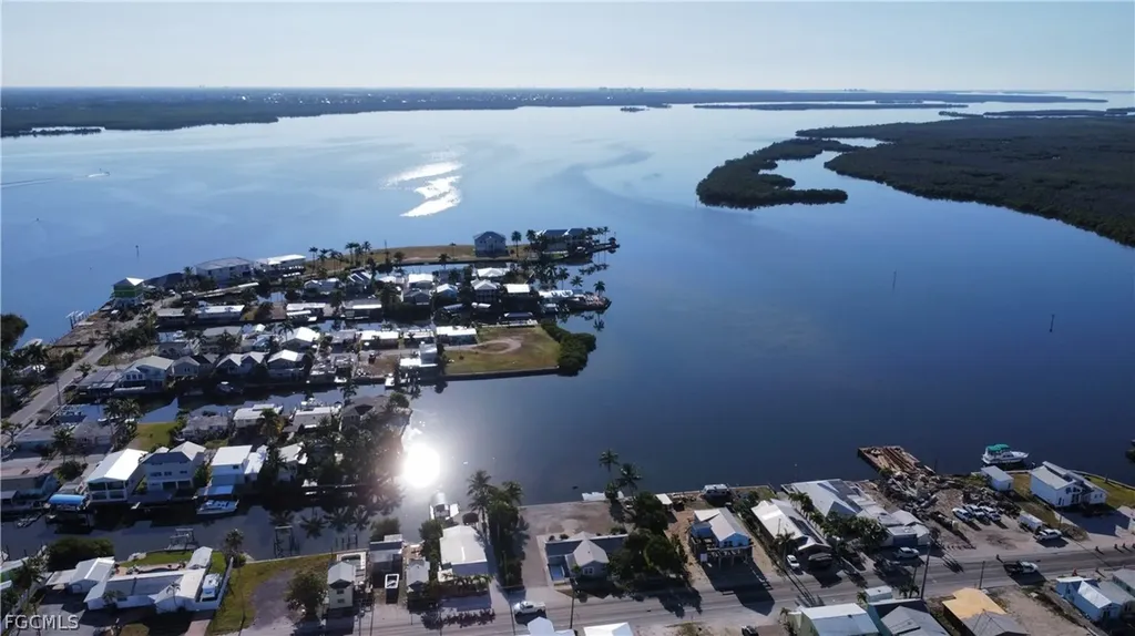 4743 Pine Island Road NW Matlacha FL 33993
