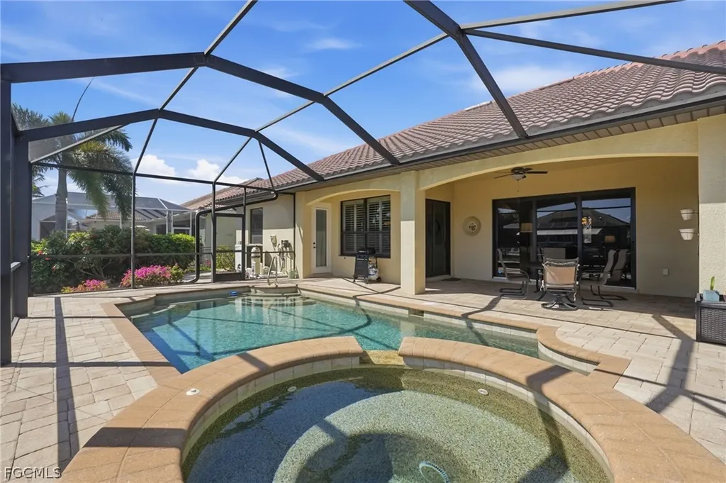 2217 SE 19th Avenue Cape Coral FL 33990