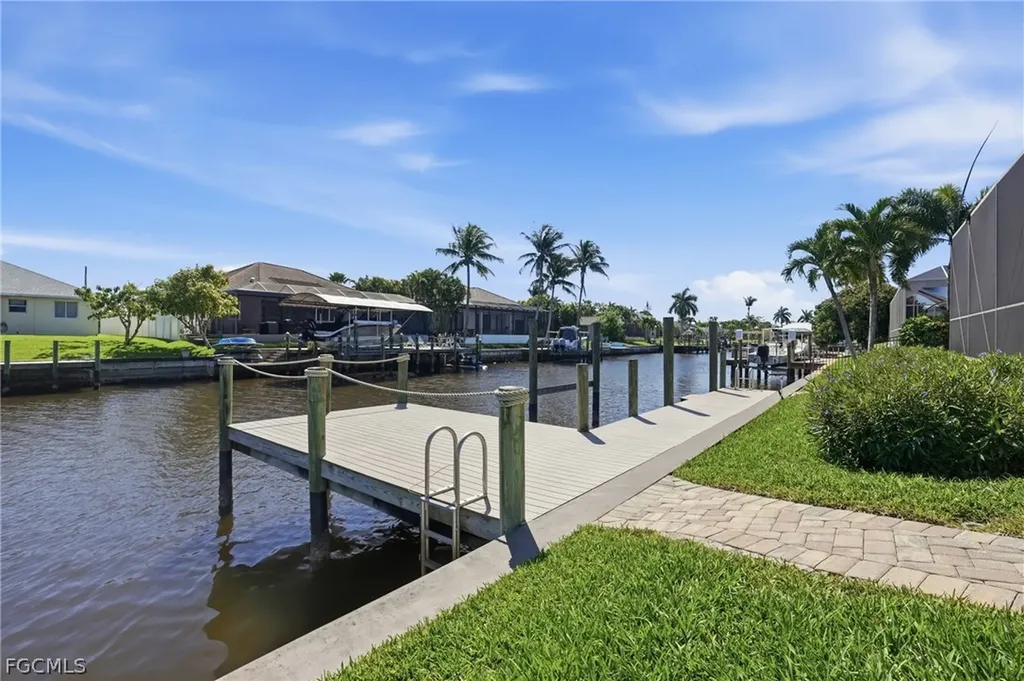 2217 SE 19th Avenue Cape Coral FL 33990