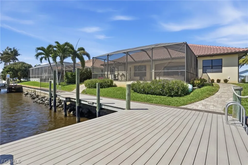2217 SE 19th Avenue Cape Coral FL 33990