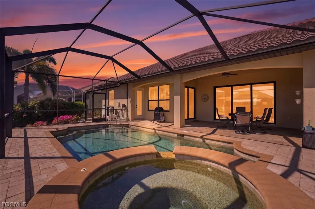2217 SE 19th Avenue Cape Coral FL 33990