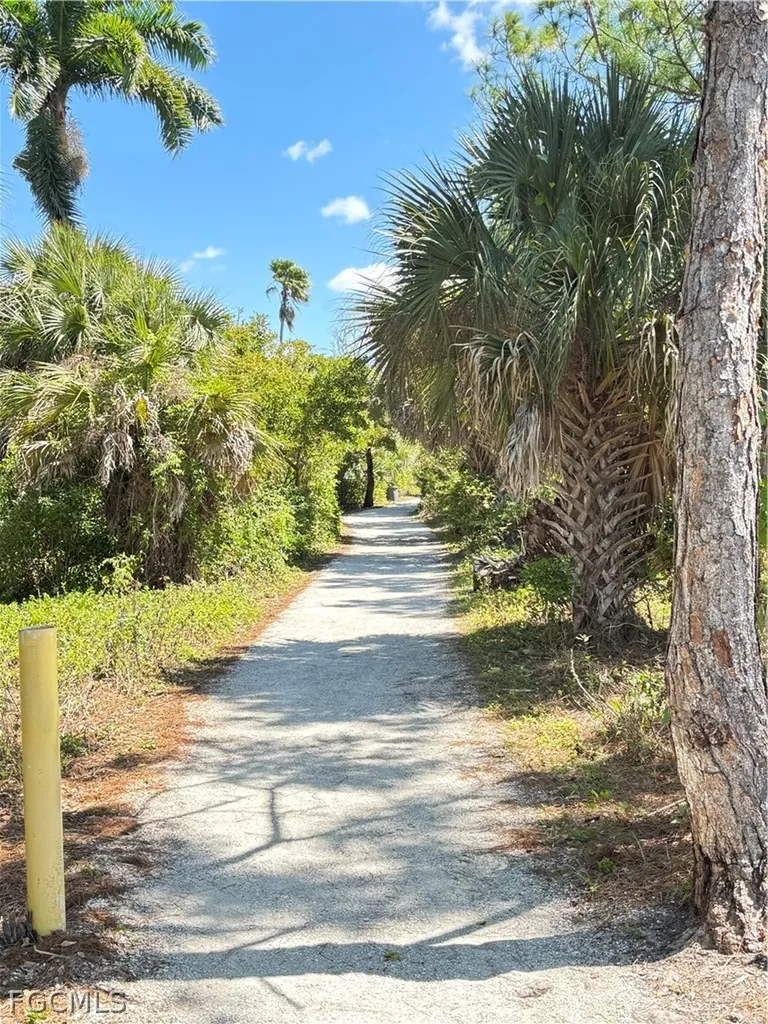 2217 SE 19th Avenue Cape Coral FL 33990