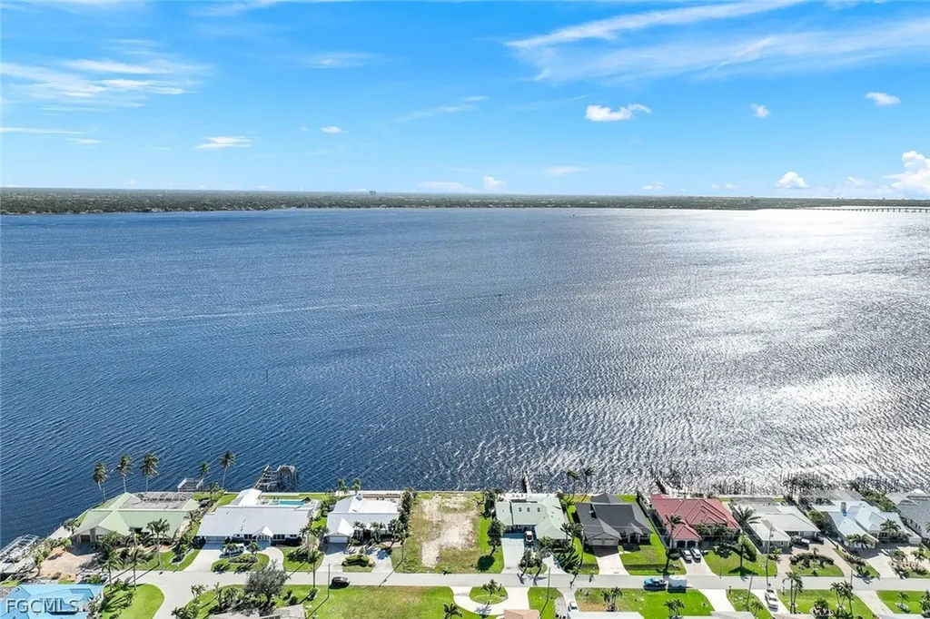 2330 SE 28th Street Cape Coral FL 33904