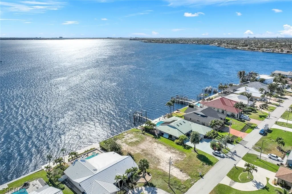 2330 SE 28th Street Cape Coral FL 33904