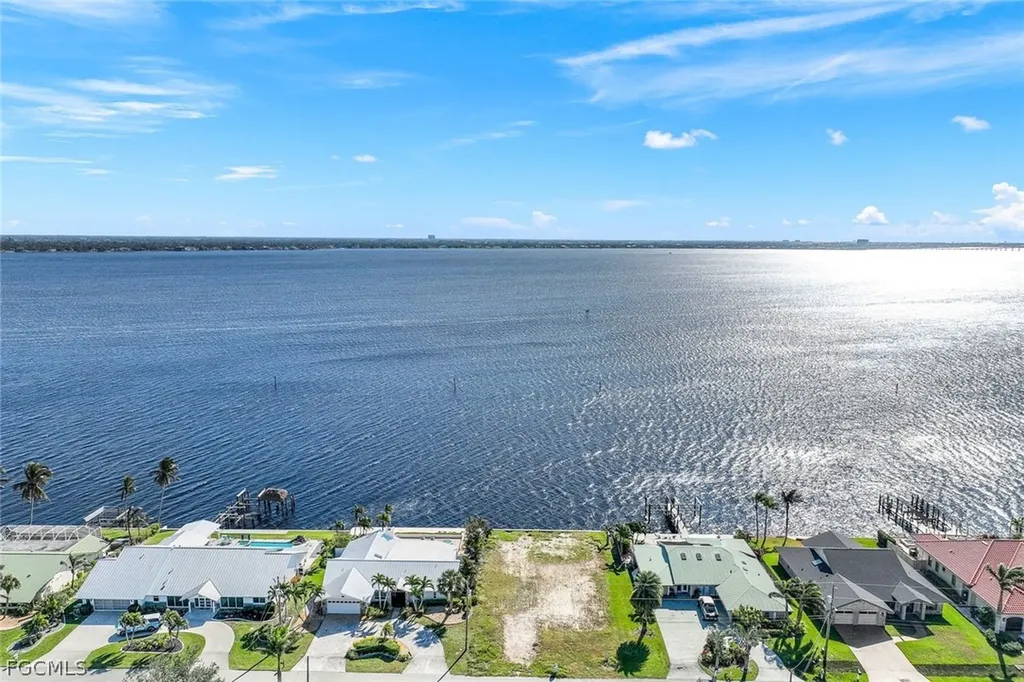 2330 SE 28th Street Cape Coral FL 33904