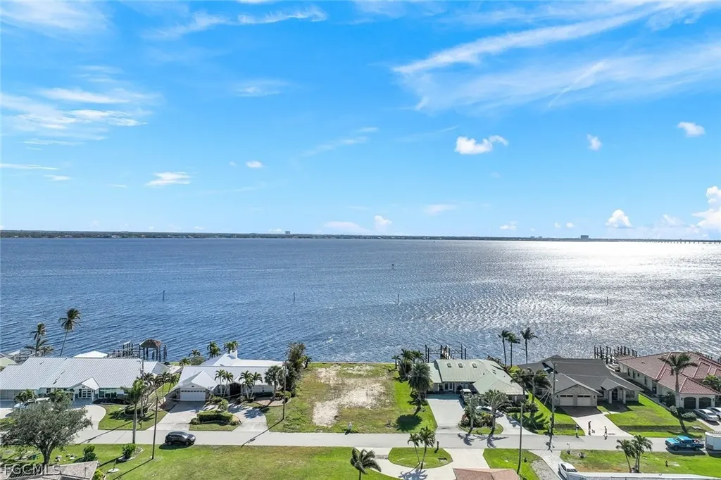 2330 SE 28th Street Cape Coral FL 33904