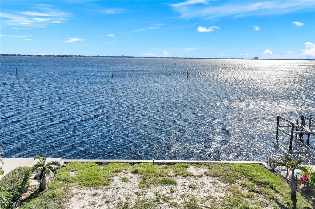 2330 SE 28th Street Cape Coral FL 33904