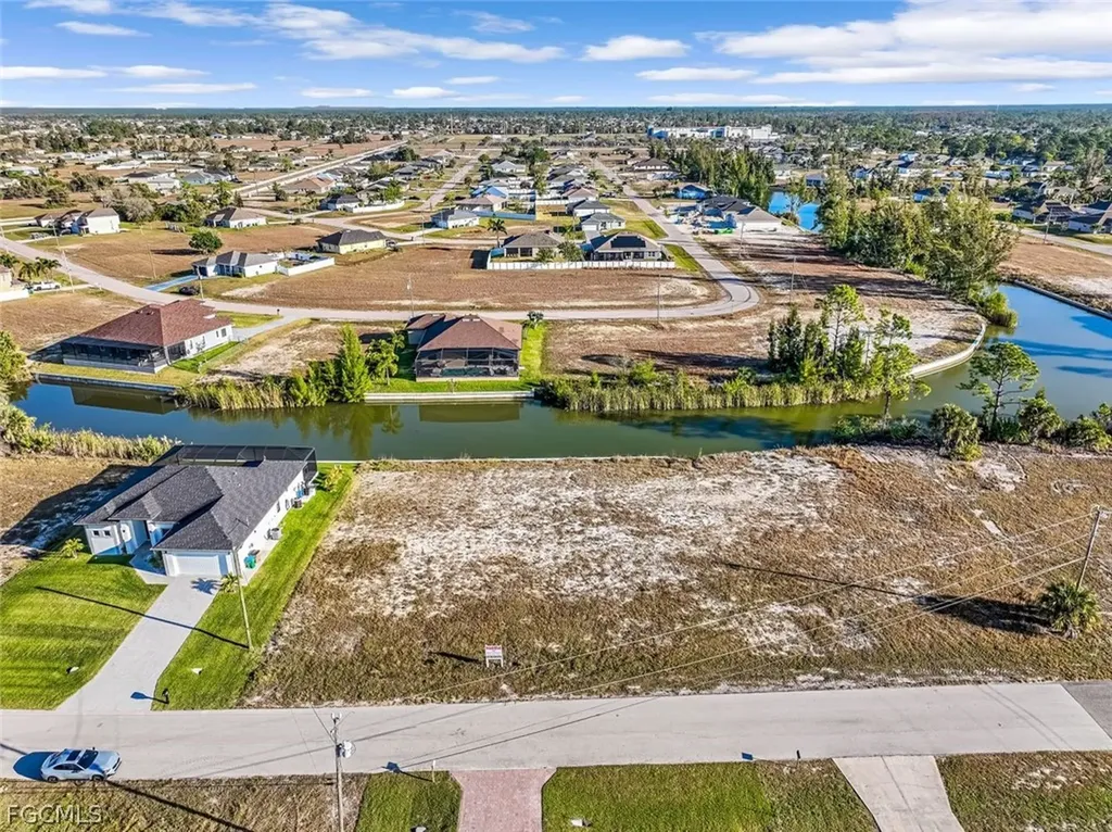 2027 NE 34th Terrace Cape Coral FL 33909