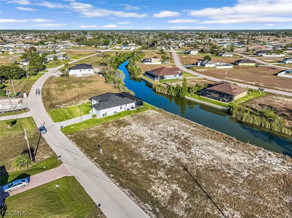 2027 NE 34th Terrace Cape Coral FL 33909