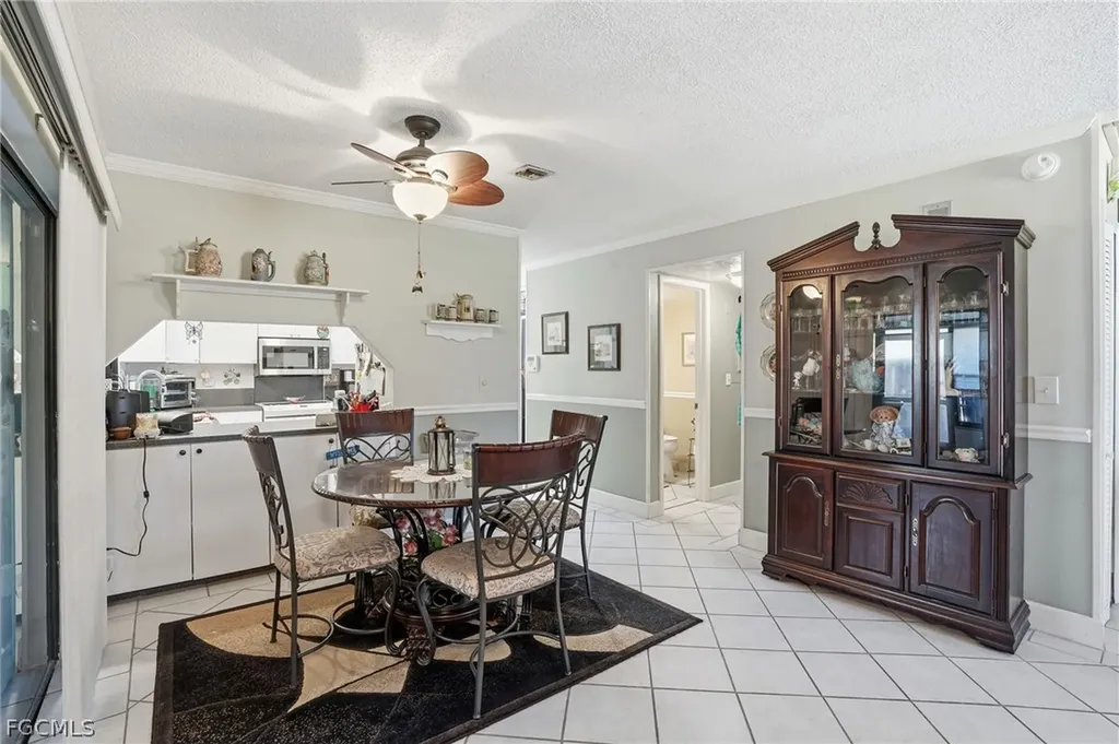 631 SE 12th Avenue Cape Coral FL 33990